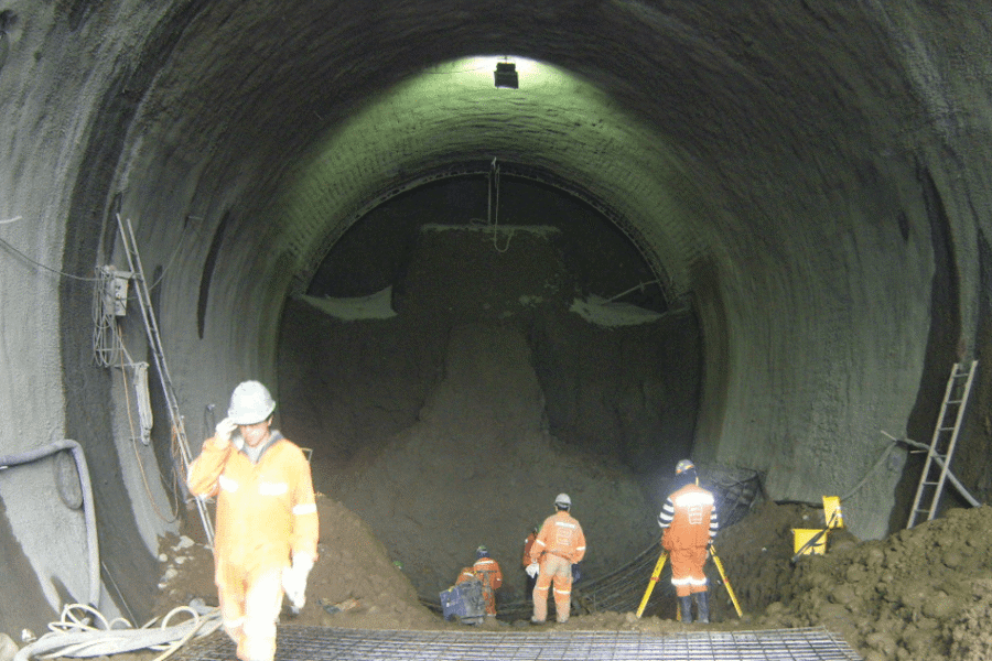 tunel en construcción