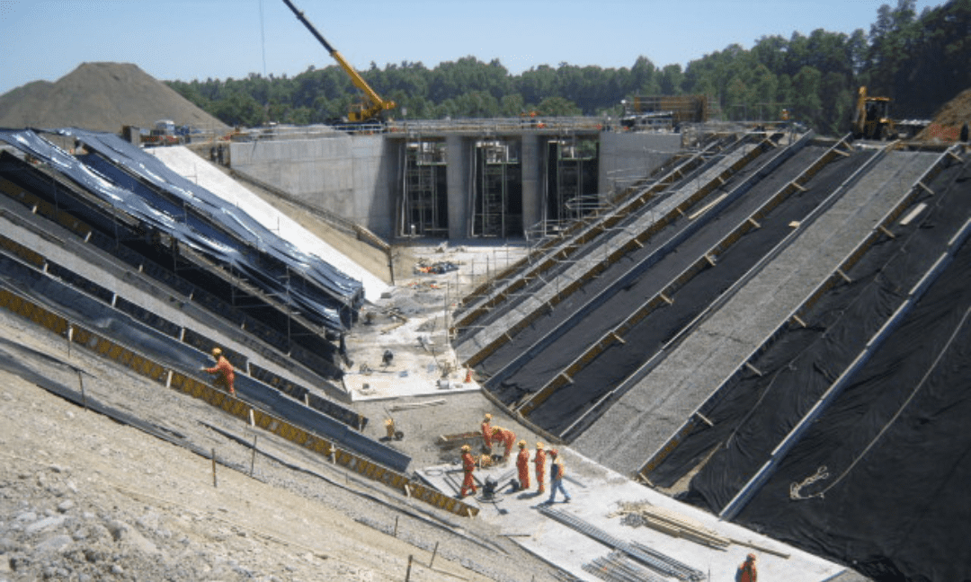 cana en construcción de Rucatayo