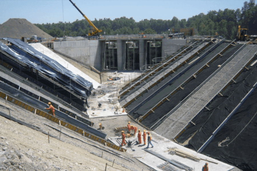 cana en construcción de Rucatayo