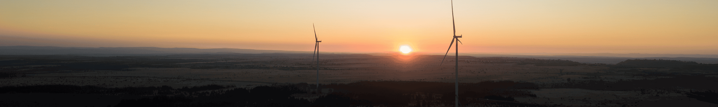 atardecer en proyecto eólico