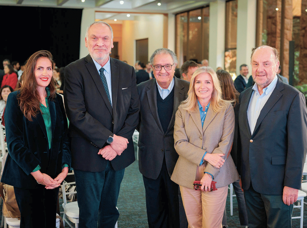 María Teresa González junto a invityados