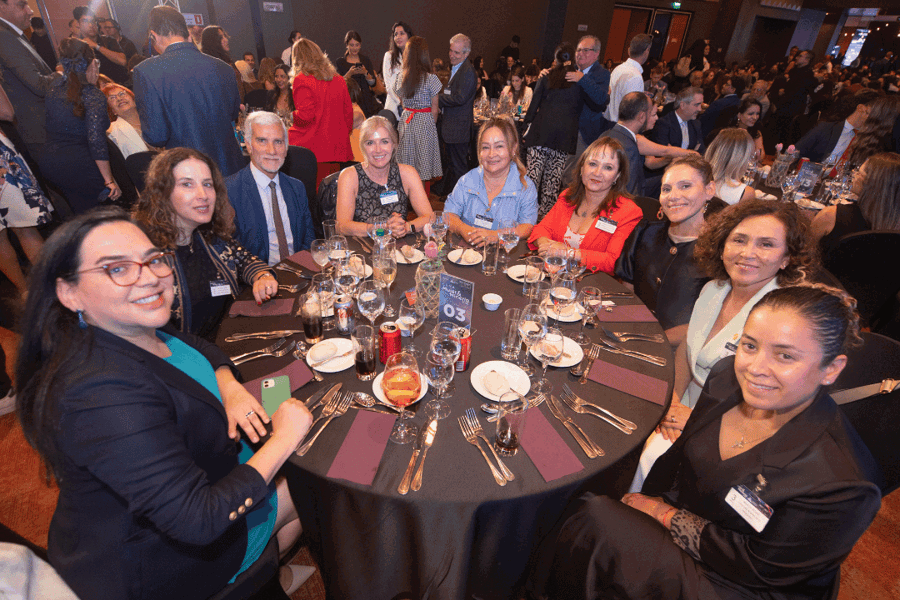 María Teresa González en cena Mujer y Minería