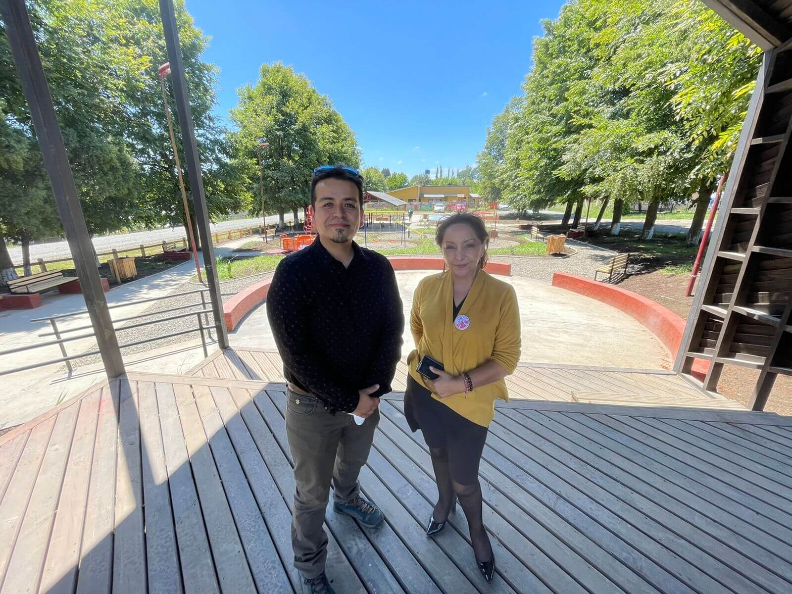 Equipo de municipio recibe plaza de Pilmaiquén