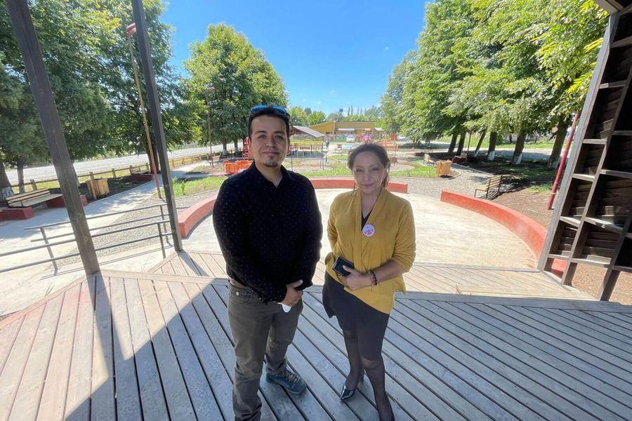 Equipo de municipio recibe plaza de Pilmaiquén