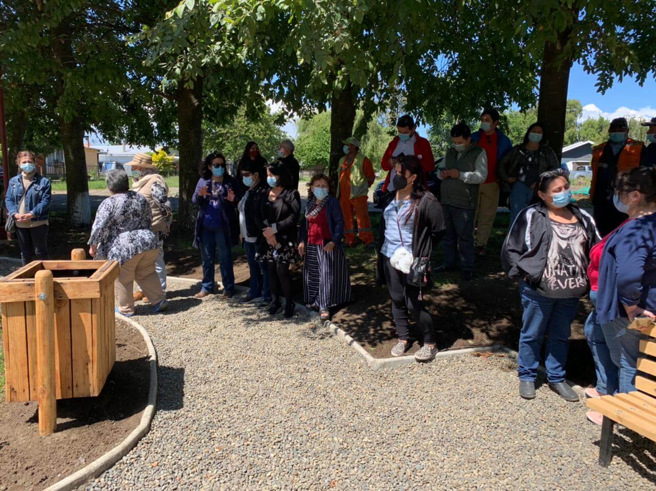 comiunidad de pilmaiquen asiste a entrega de plaza