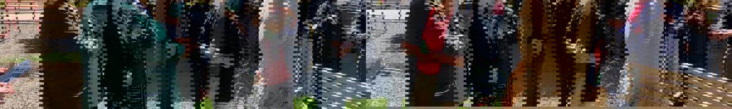 comunidad recibiendo nueva plaza de pilmaiquen