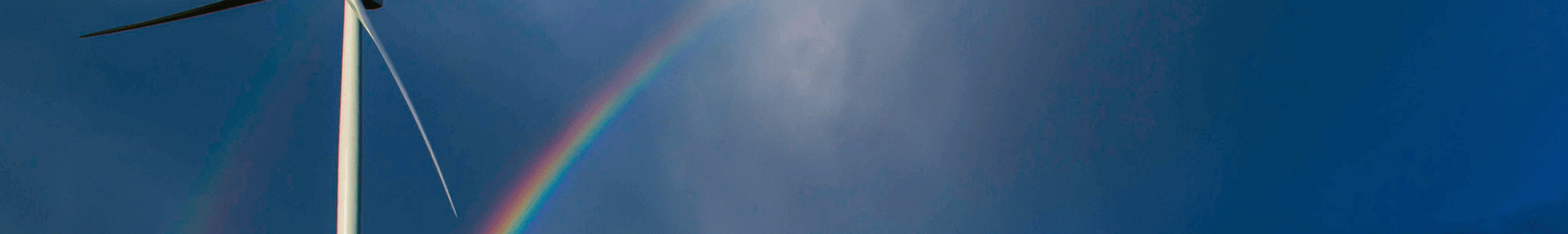 Generador Eólico Statkraft cielo azul arcoíris